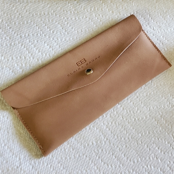 Elaine Badro "3 Piece Makeup Brushes" - Picture 3 of 3